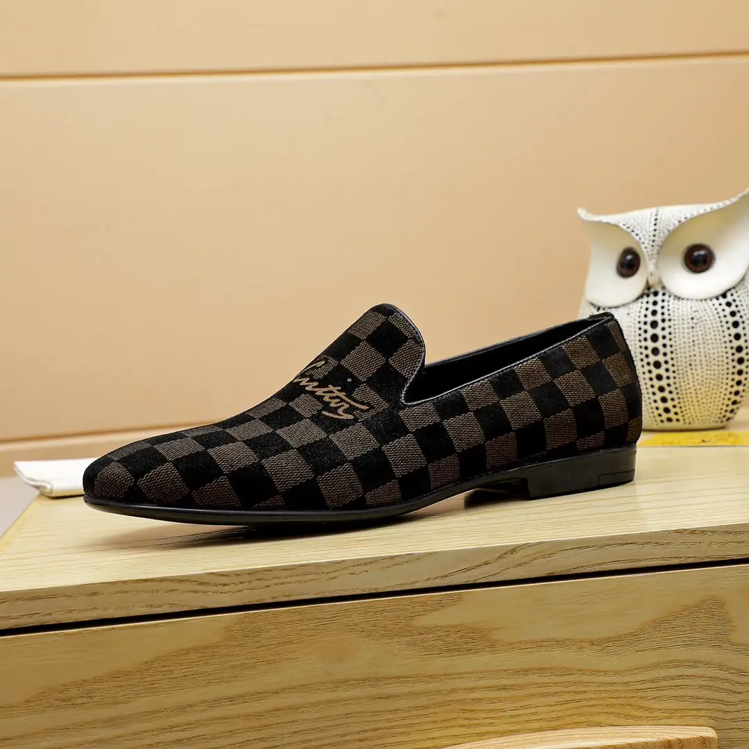 Fashionable classic leather shoes