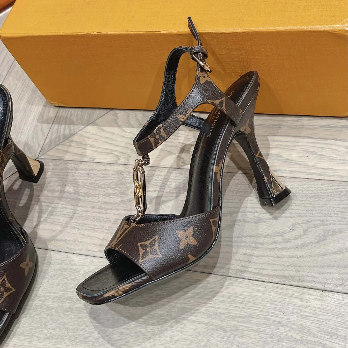 New Fashion Ladies Loafers