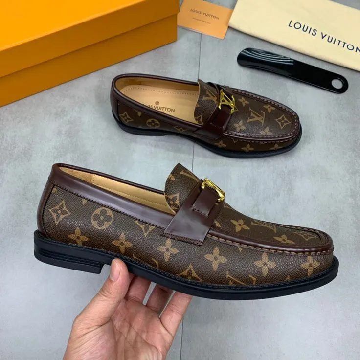 Men's shaped flower loafers