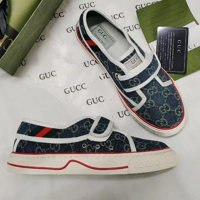 New style magic buckle loafers for couples