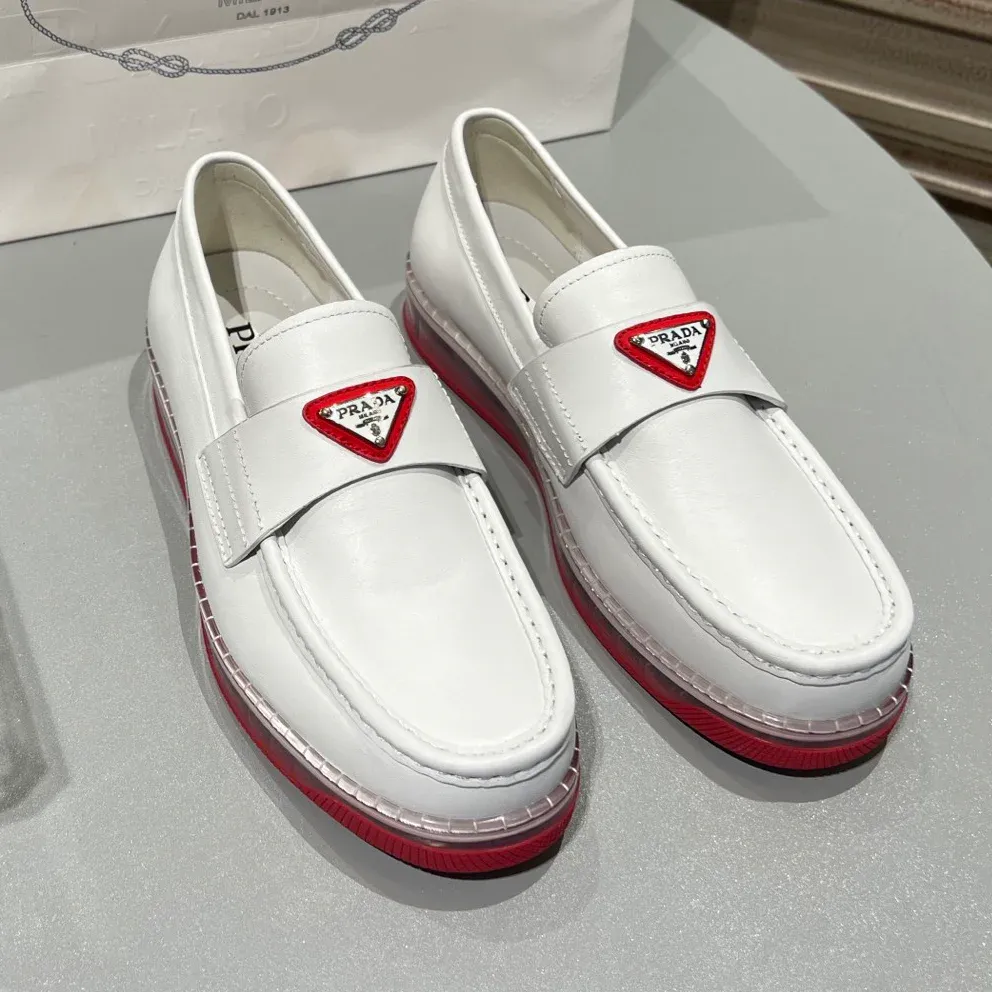 Explosive triangle label air cushion sole loafers