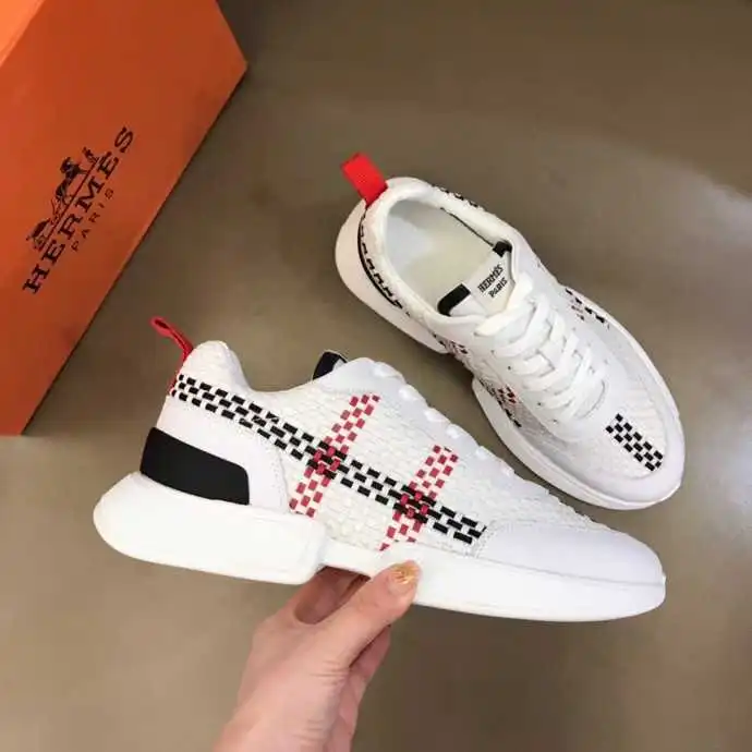 New Fashion and Versatile Sneakers