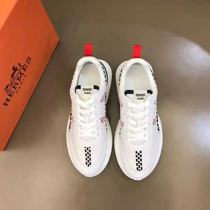 New Fashion and Versatile Sneakers