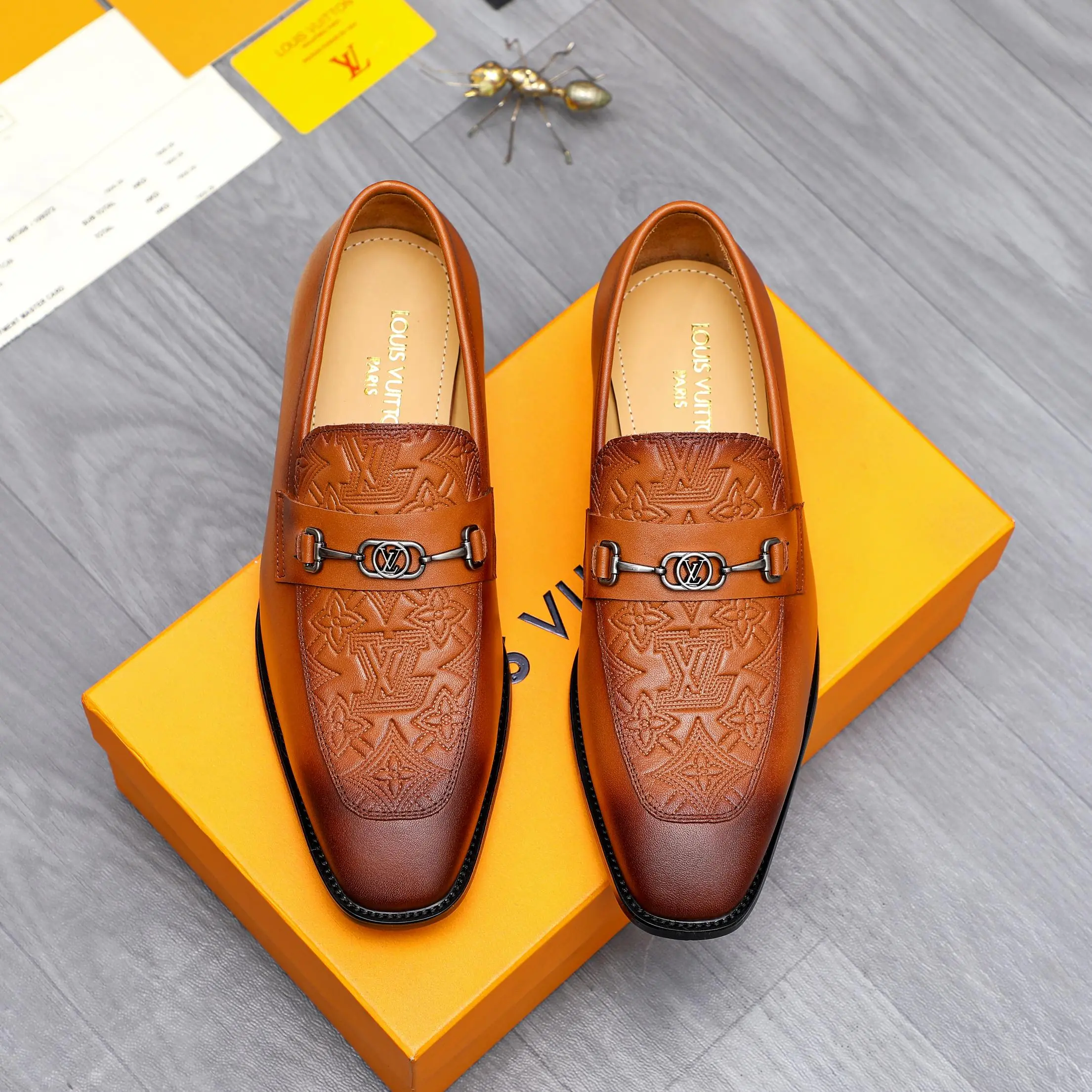 Business formal shoes