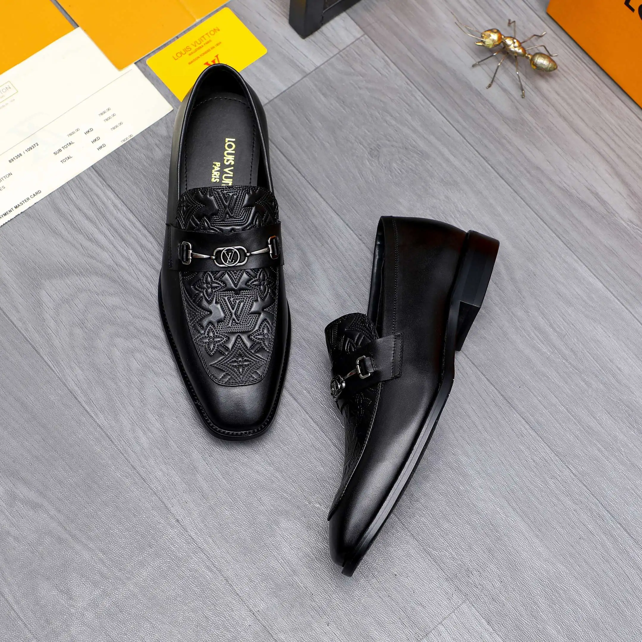 Business formal shoes