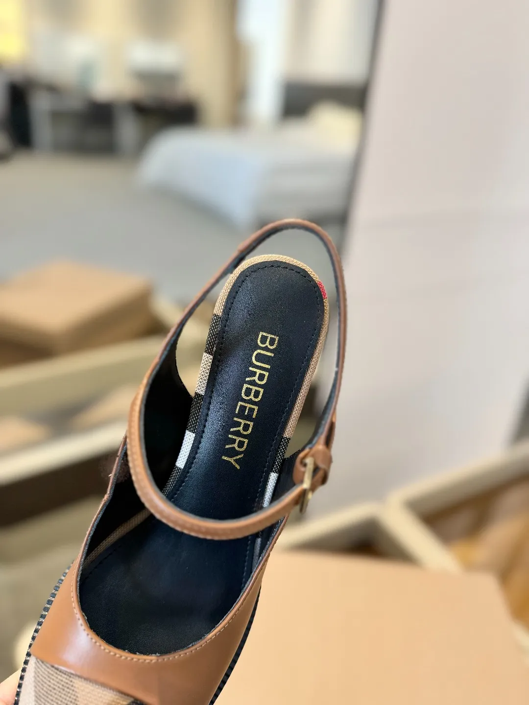 25 Exclusive Vintage Elegant High Heel Sandals