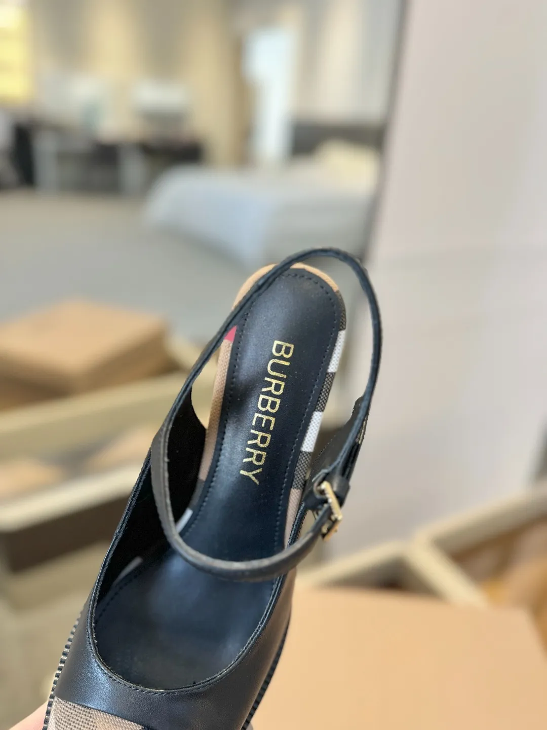 25 Exclusive Vintage Elegant High Heel Sandals