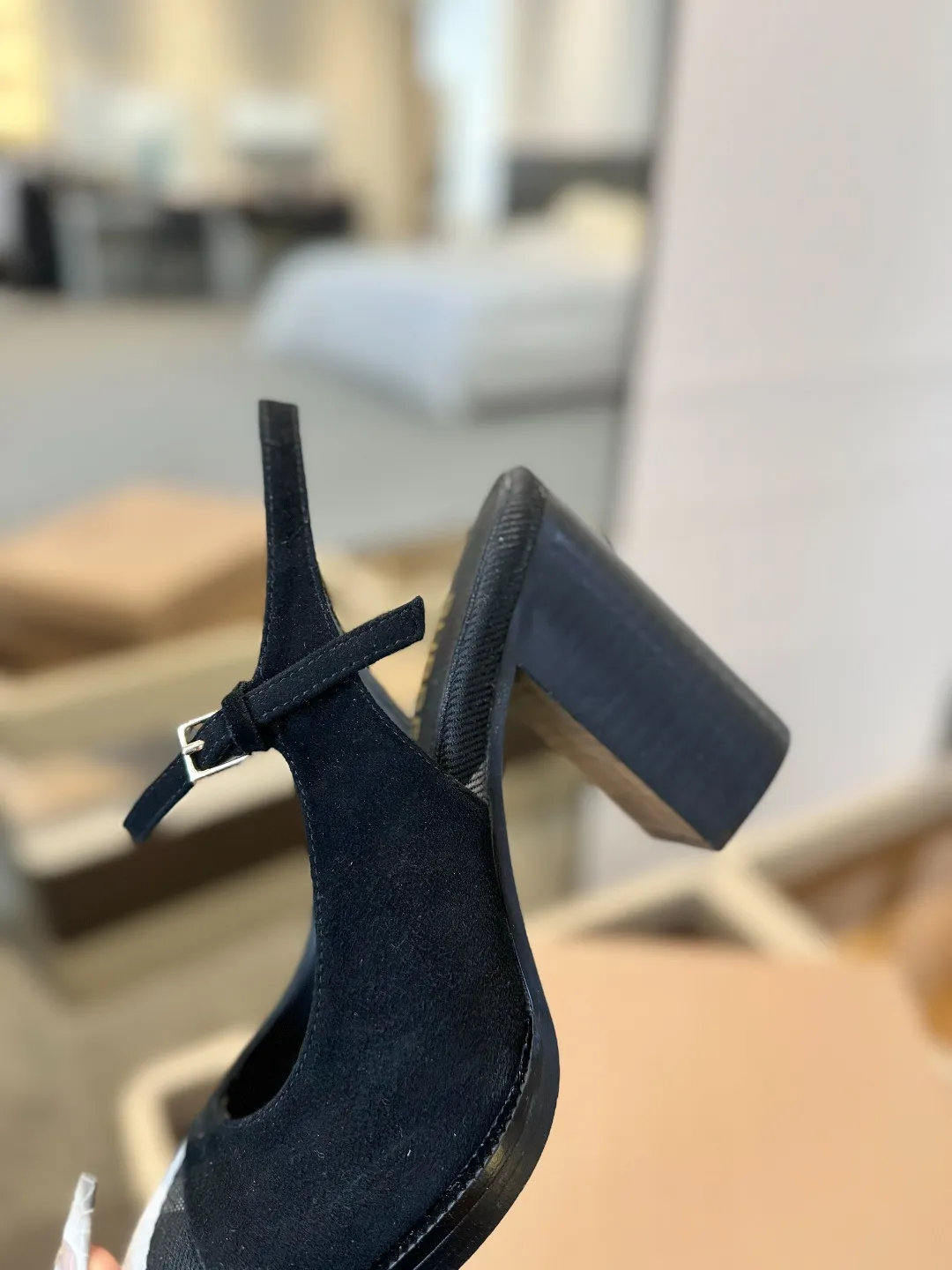 25 Exclusive Vintage Elegant High Heel Sandals