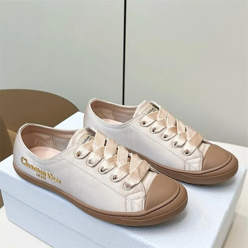 Lucky Sneaker Nude Satin