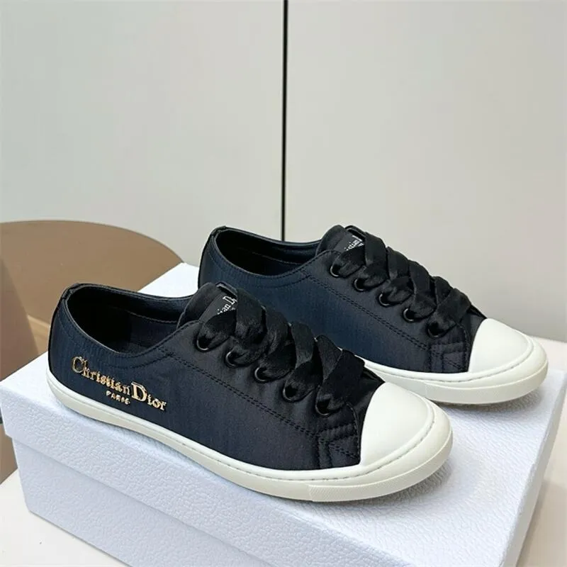 Lucky Sneaker Nude Satin