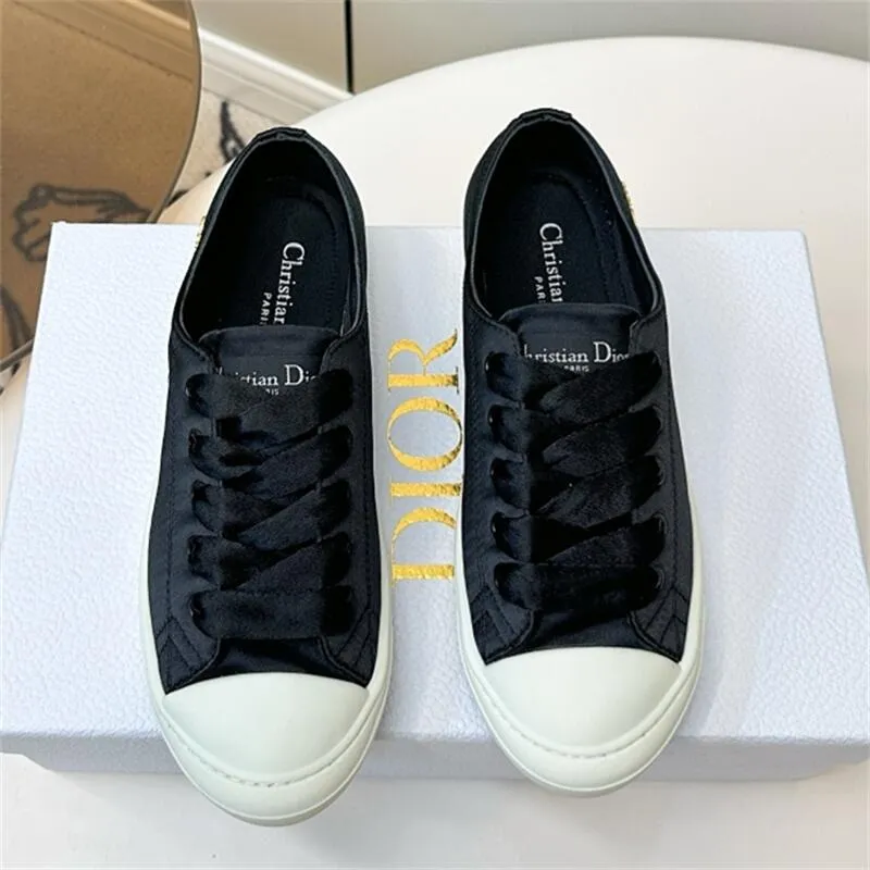 Lucky Sneaker Nude Satin