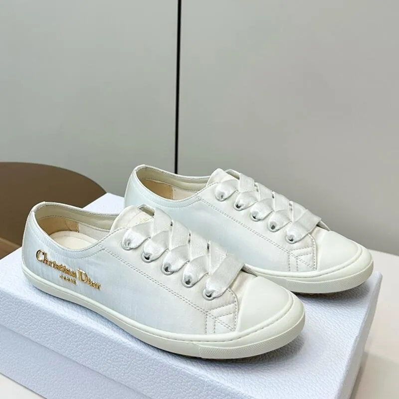 Lucky Sneaker Nude Satin