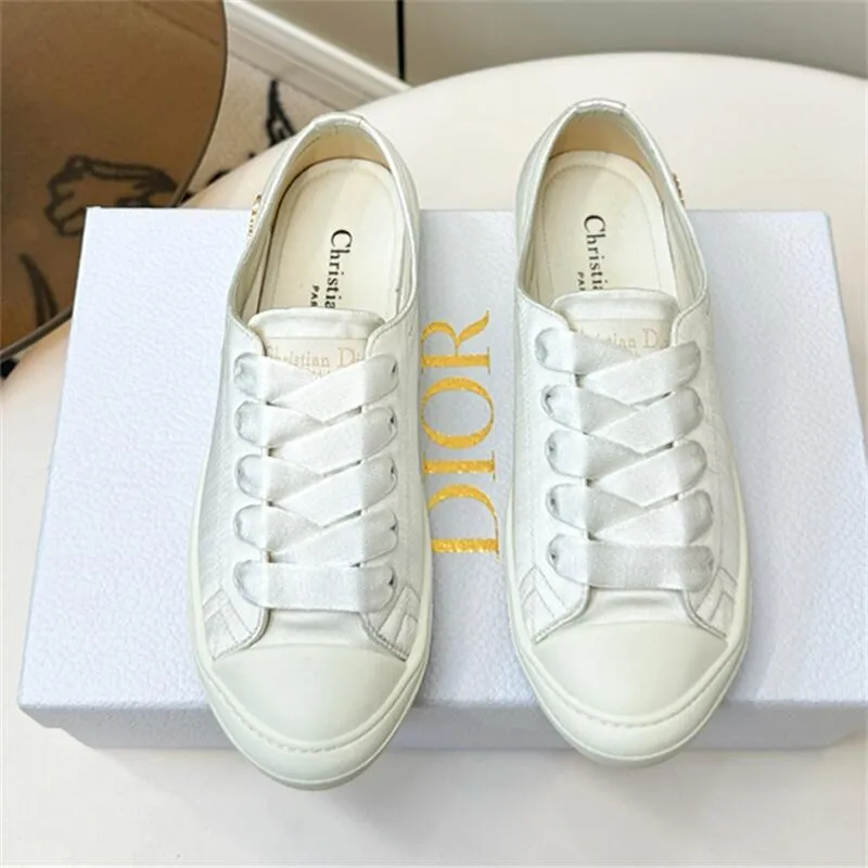 Lucky Sneaker Nude Satin