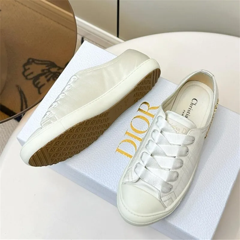 Lucky Sneaker Nude Satin