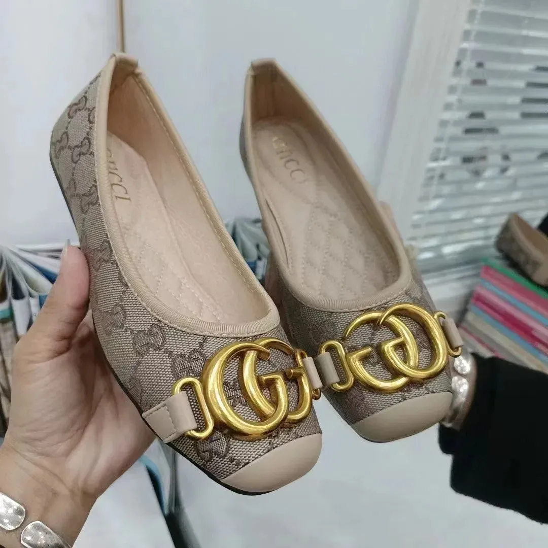 25 Ladies New Fashion Casual Metal Letter Flats