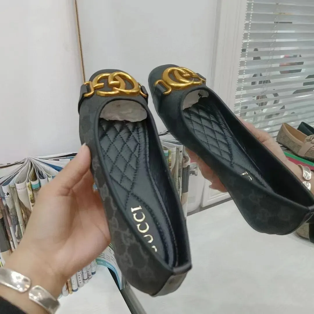 25 Ladies New Fashion Casual Metal Letter Flats