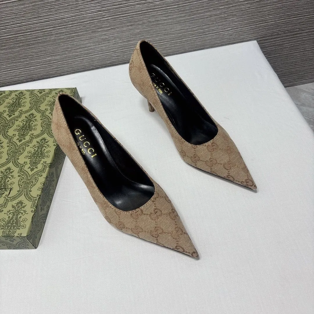 25 Ladies New Fashion Stylish Point-Toe Pumps