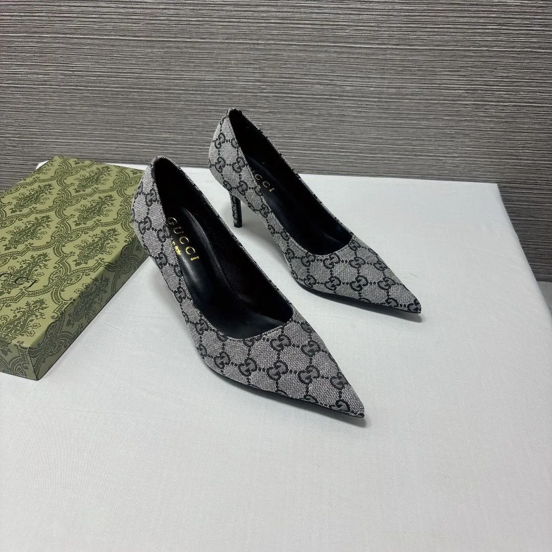 25 Ladies New Fashion Stylish Point-Toe Pumps