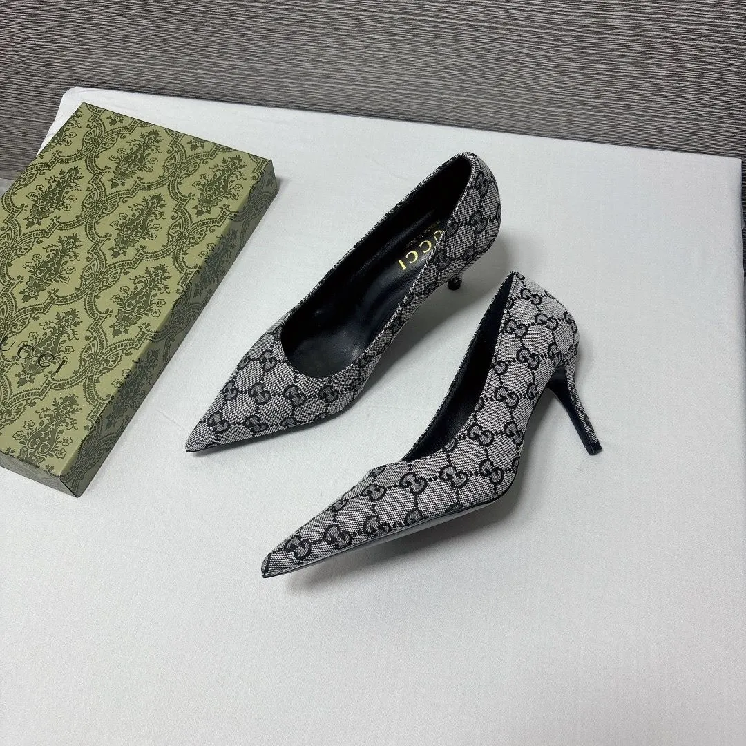 25 Ladies New Fashion Stylish Point-Toe Pumps