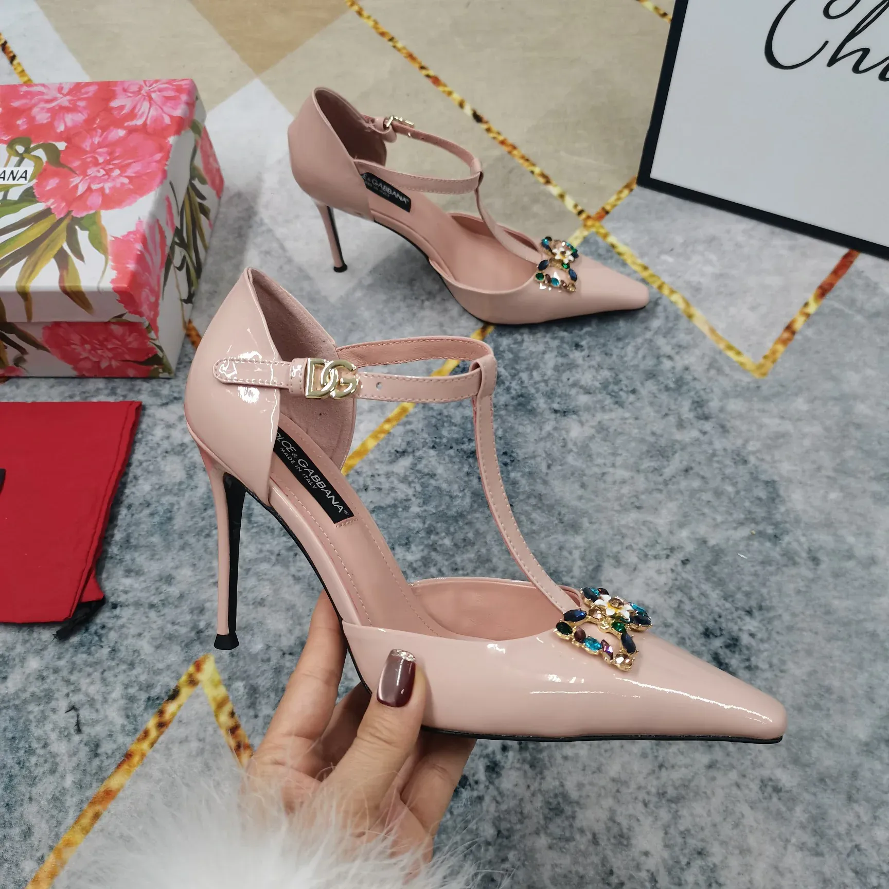 New rhinestone buckle fine high-heeled sandals