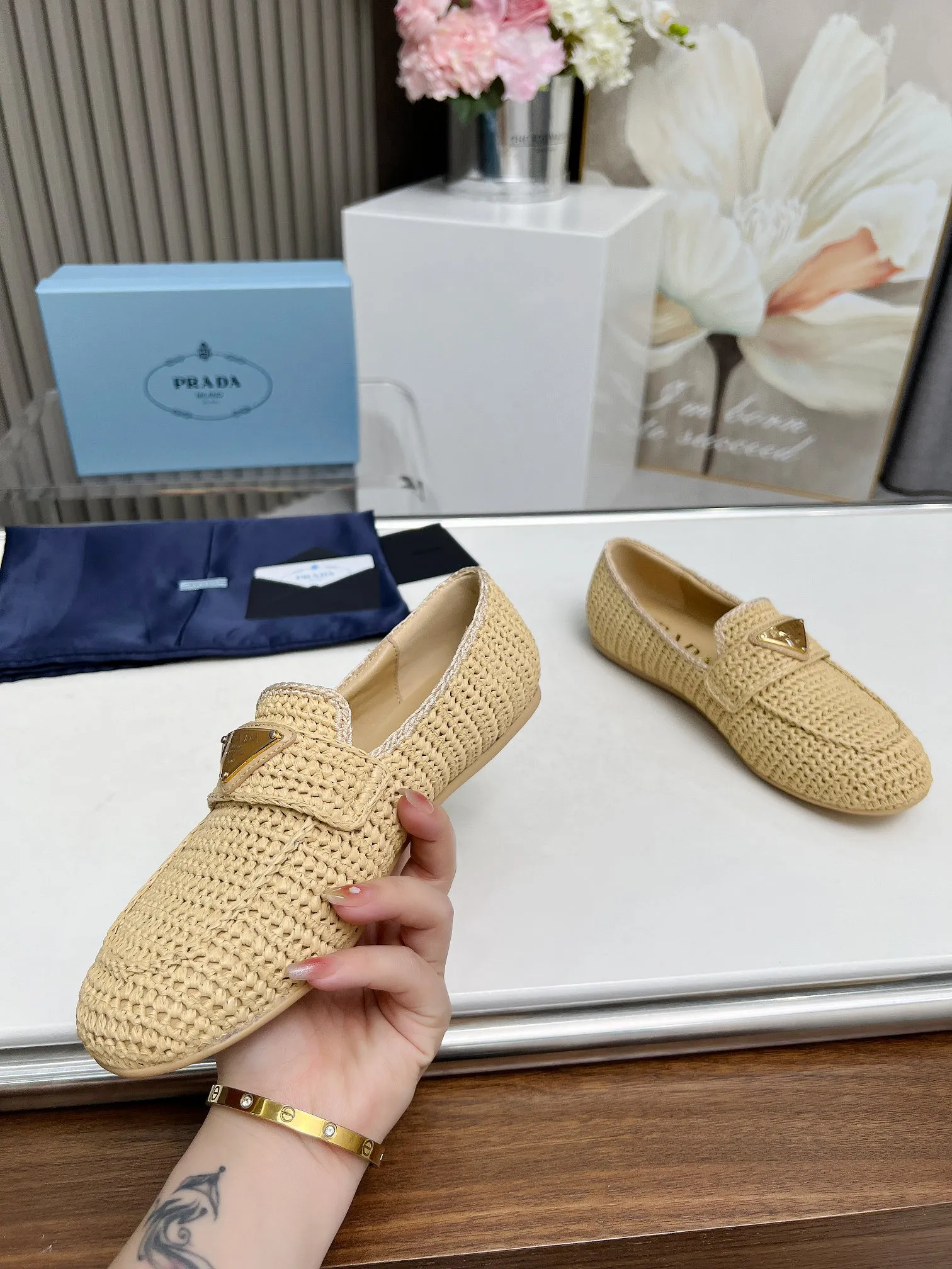 New Fashion Woven Slip-on Shoes