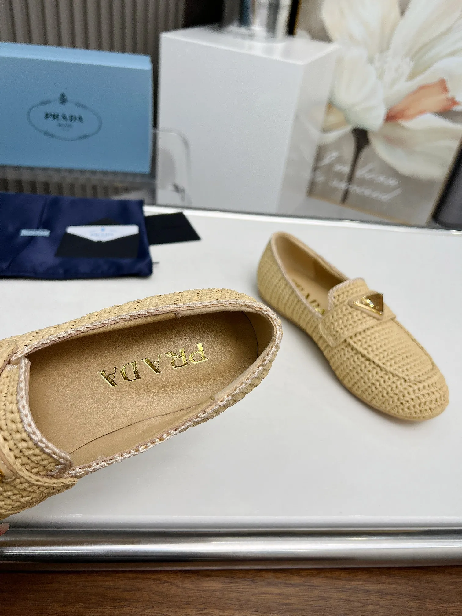 New Fashion Woven Slip-on Shoes