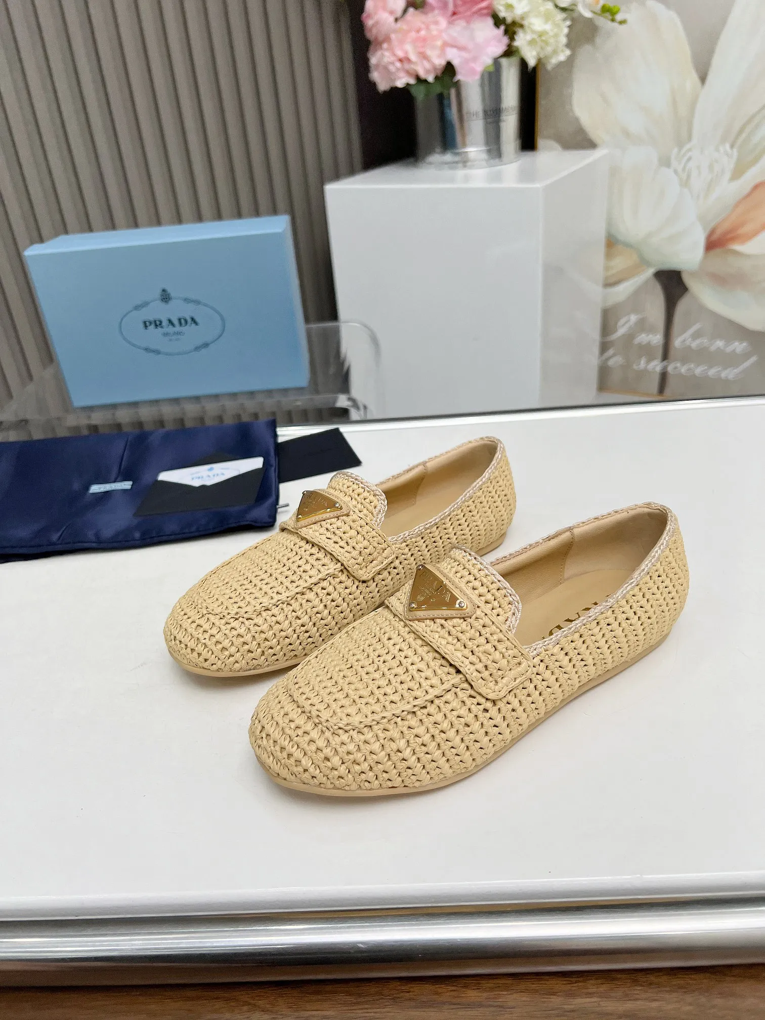 New Fashion Woven Slip-on Shoes