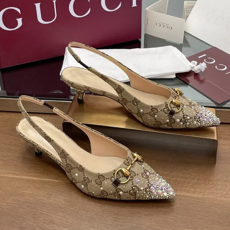 25 Women Pumps Diamond Decoration Slingback