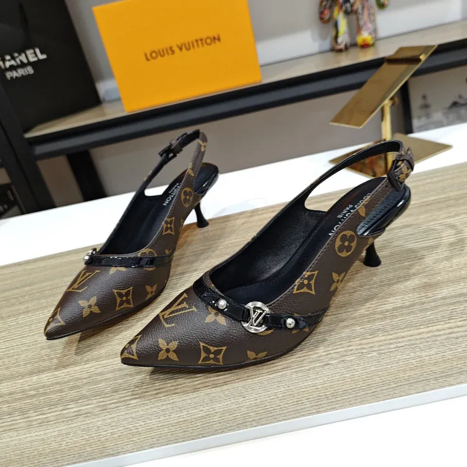 New fashion high heel sandals