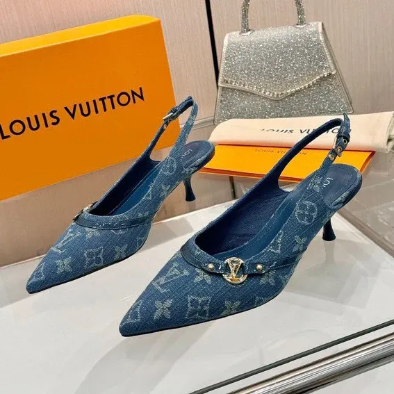 New fashion high heel sandals