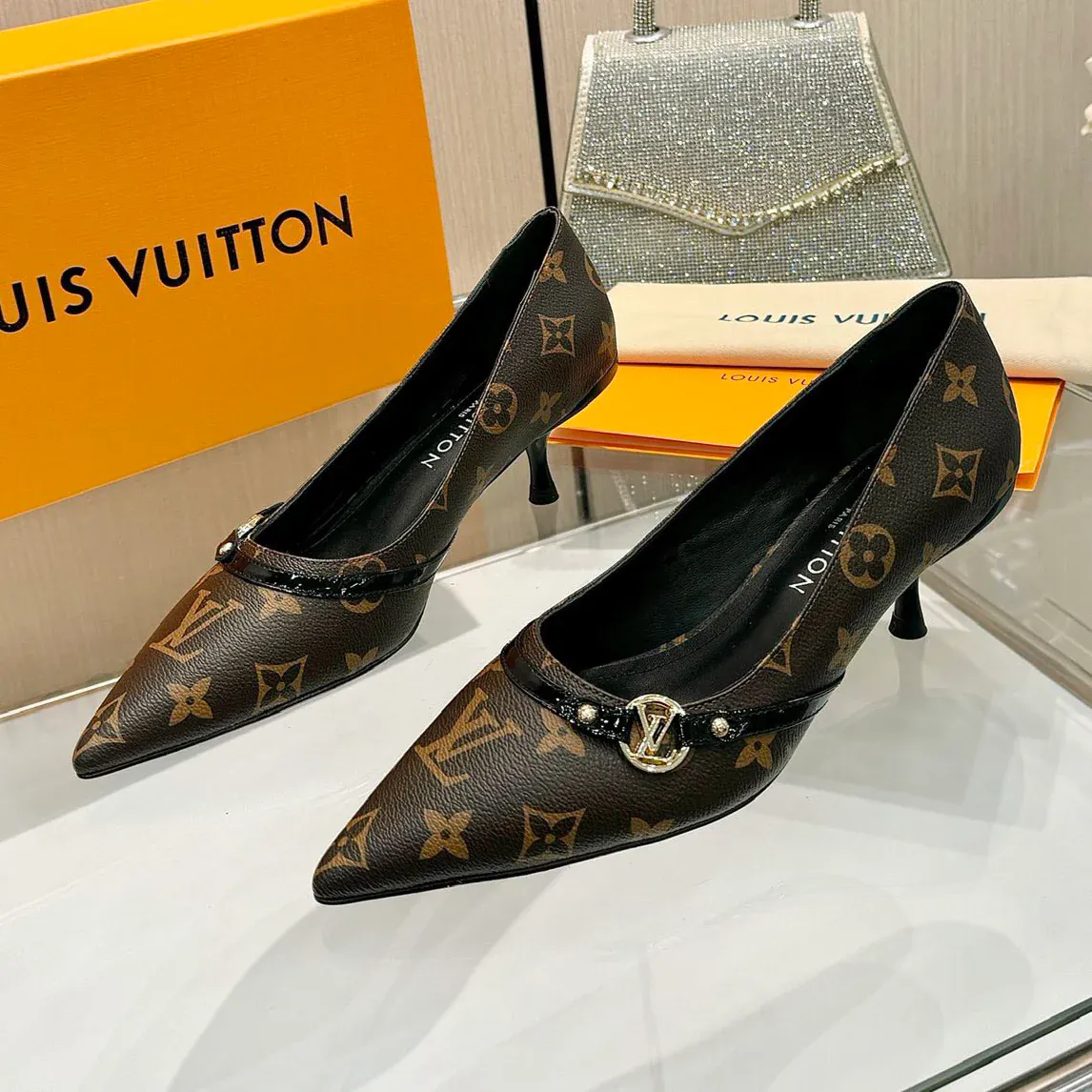 Early spring new fashion ladies high heels