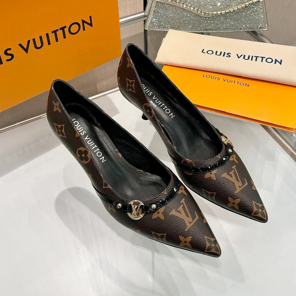 Early spring new fashion ladies high heels