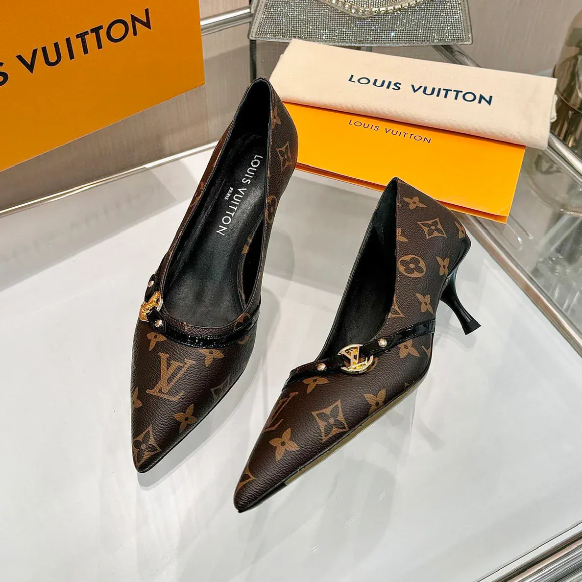 Early spring new fashion ladies high heels