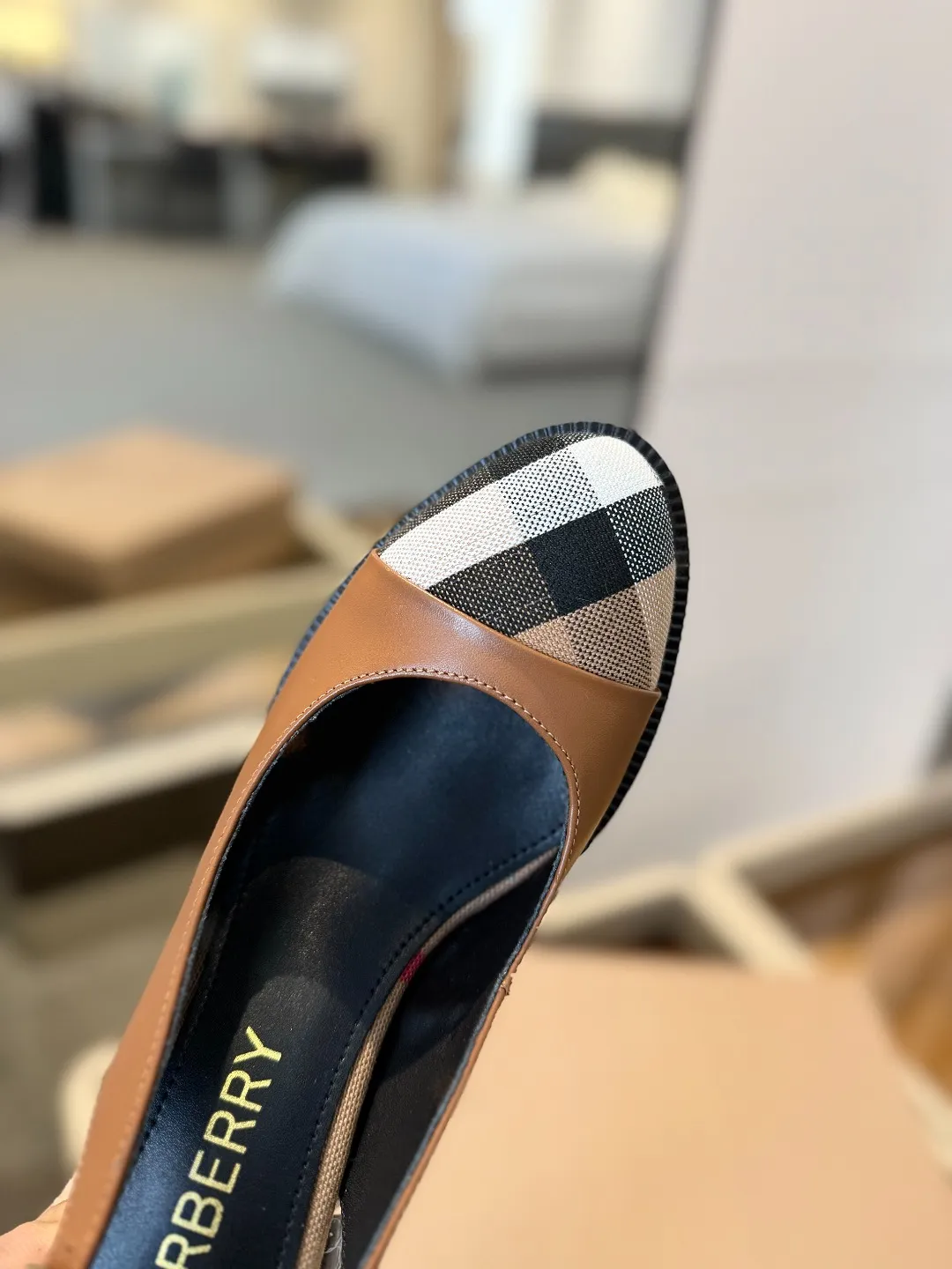 25 Exclusive Vintage Elegant High Heel Sandals