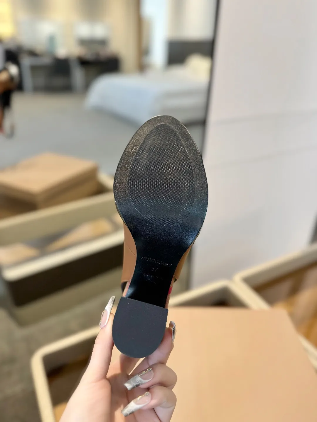 25 Exclusive Vintage Elegant High Heel Sandals