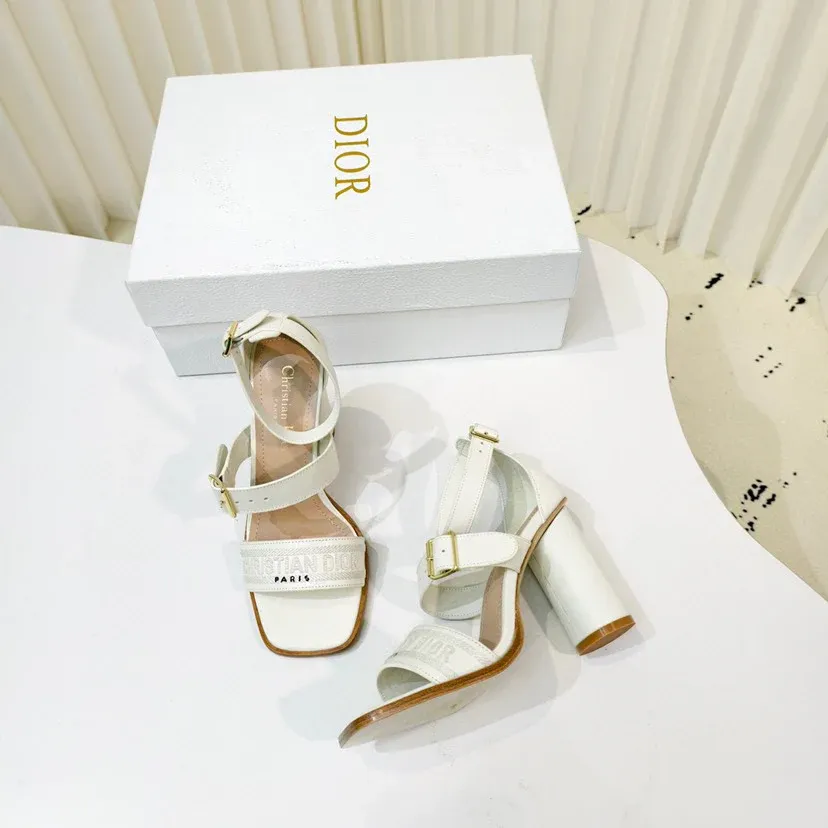 New high-heeled embroidered sandals