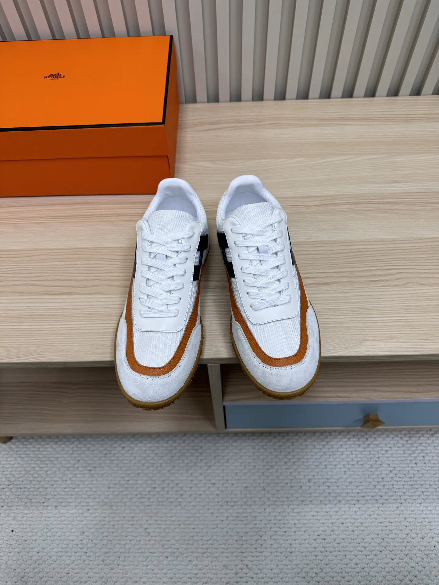 25 new fashion contrast color design women's sports shoes