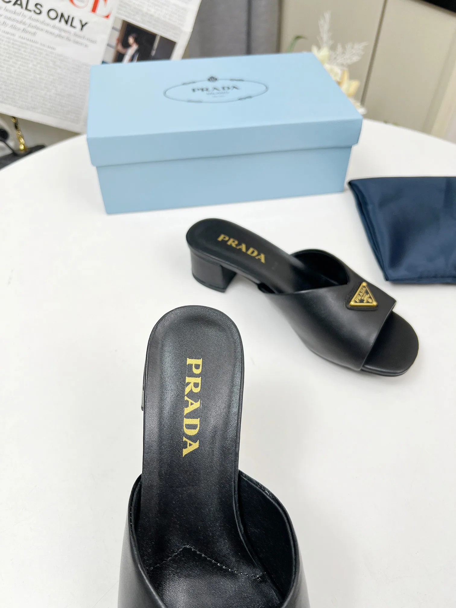 25 New Triangle Buckle Leather High Heel Slippers