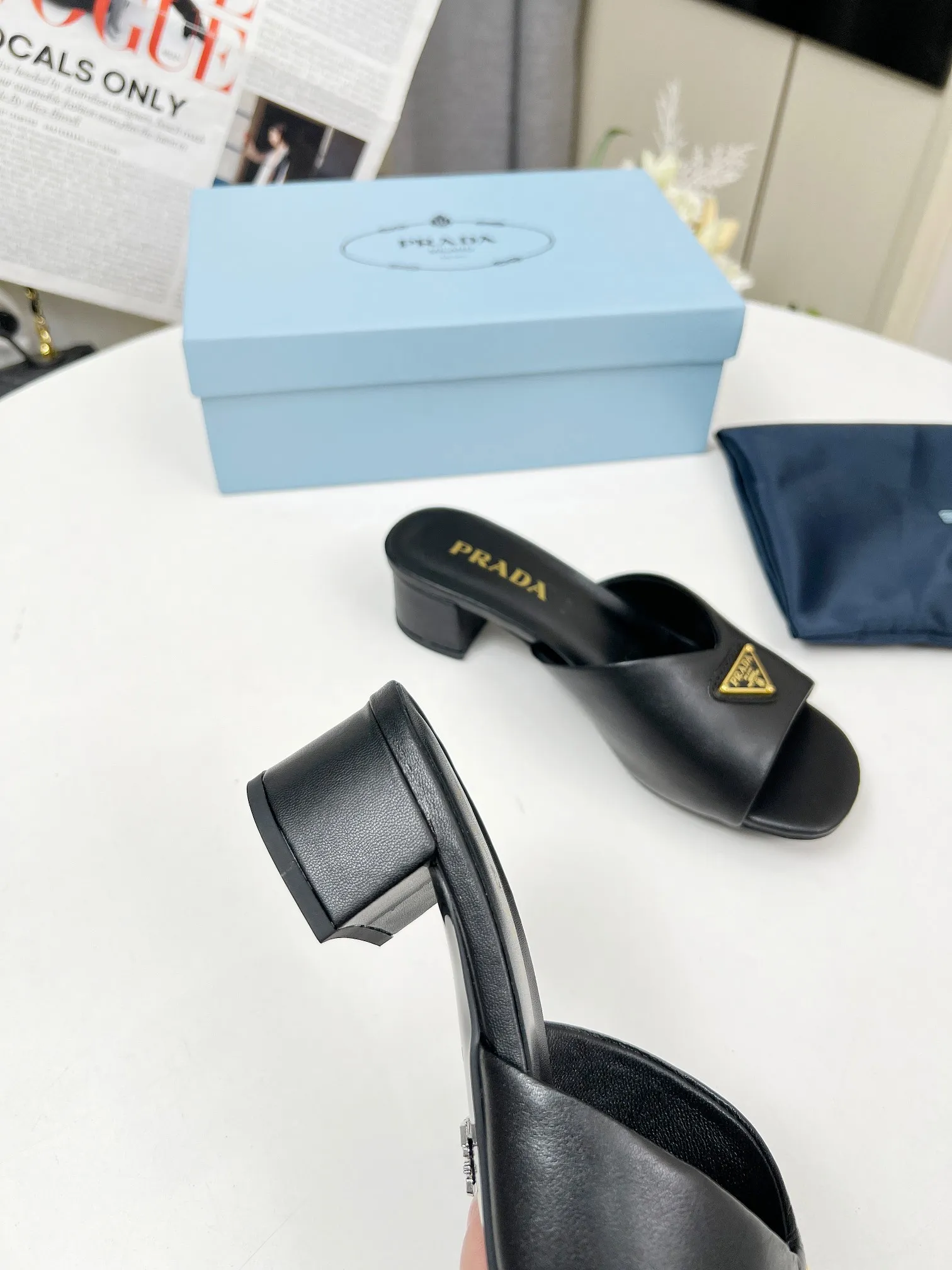 25 New Triangle Buckle Leather High Heel Slippers