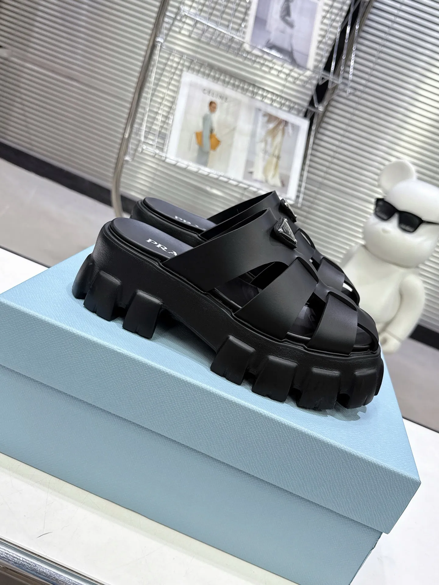 Triangle buckle serrated Roman thick-soled rubber foam ultra-light sandals