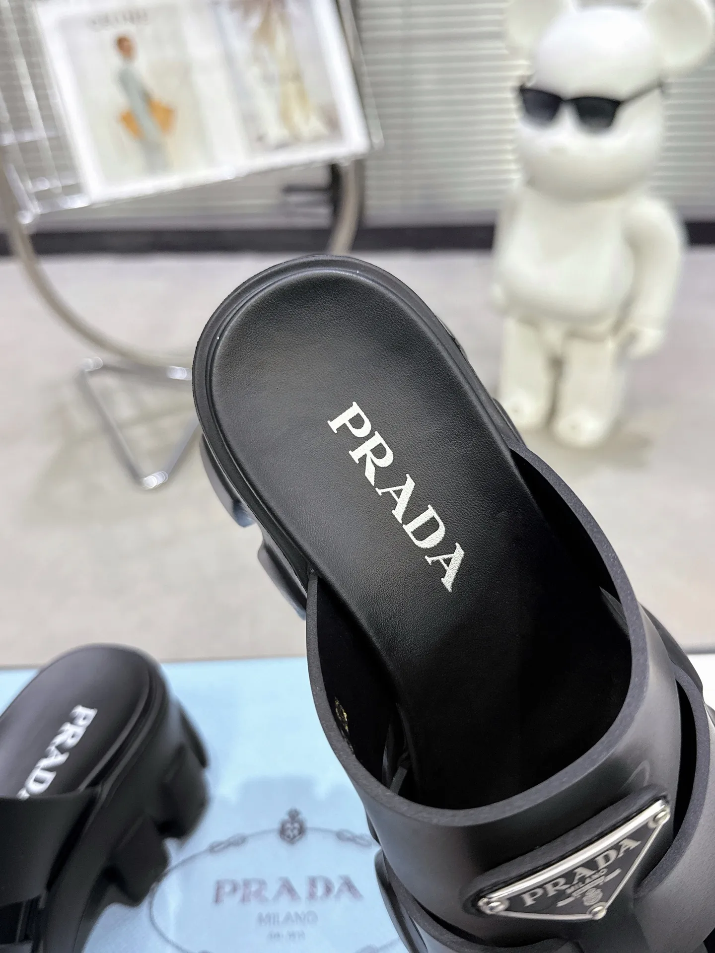 Triangle buckle serrated Roman thick-soled rubber foam ultra-light sandals