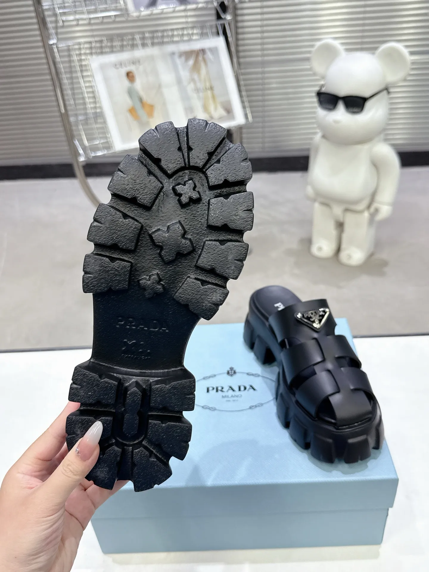 Triangle buckle serrated Roman thick-soled rubber foam ultra-light sandals