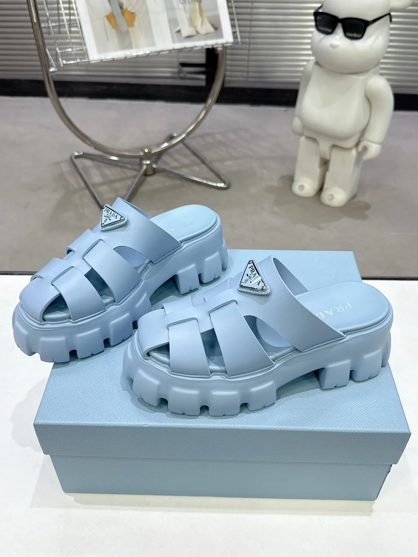 Triangle buckle serrated Roman thick-soled rubber foam ultra-light sandals