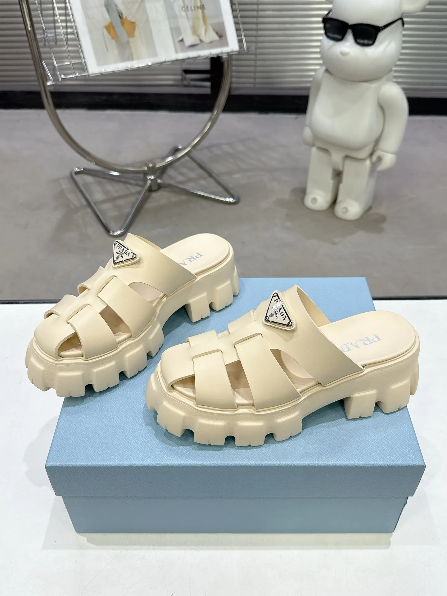 Triangle buckle serrated Roman thick-soled rubber foam ultra-light sandals