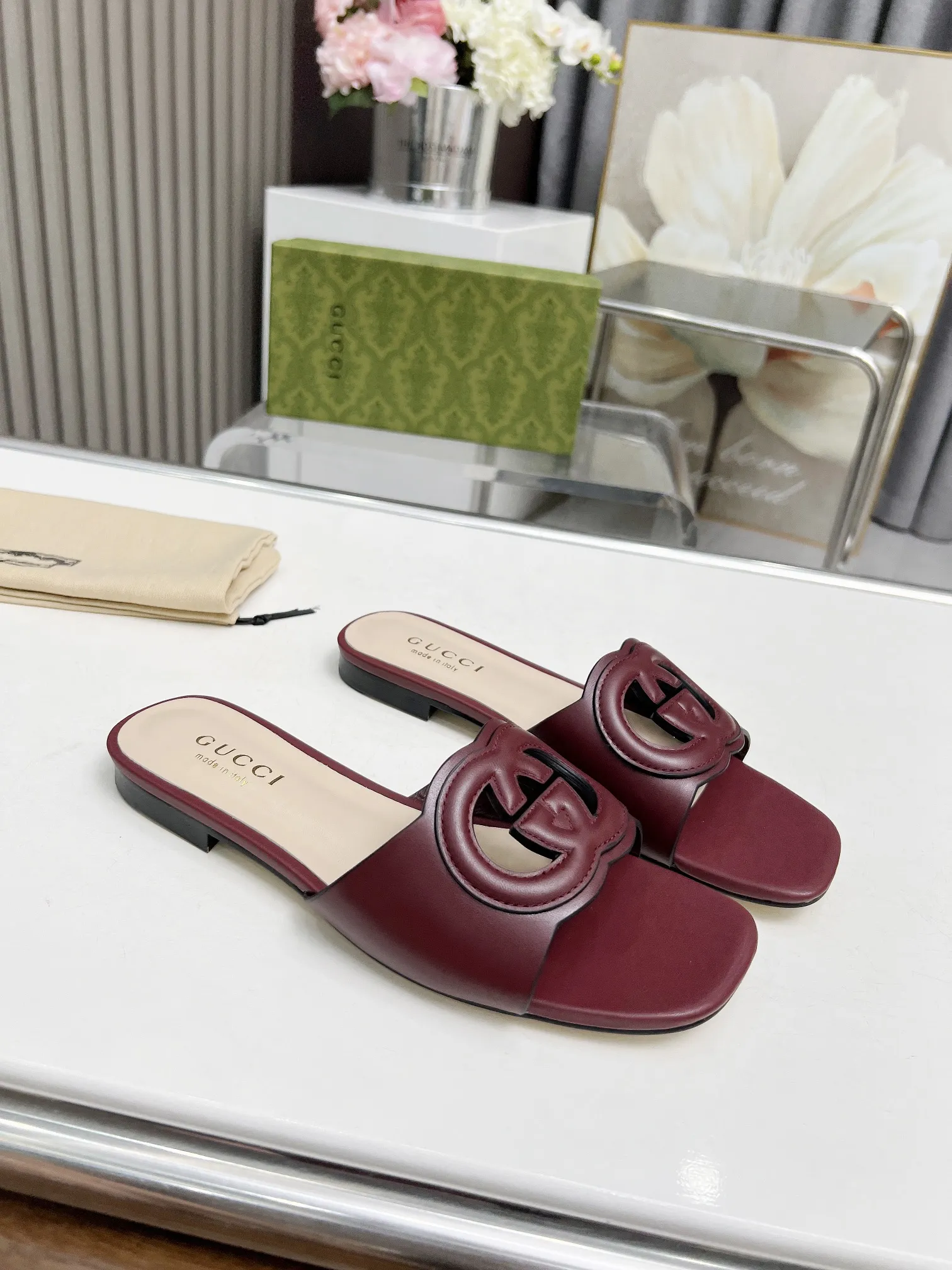 25 Ladies New Fashion Slippers