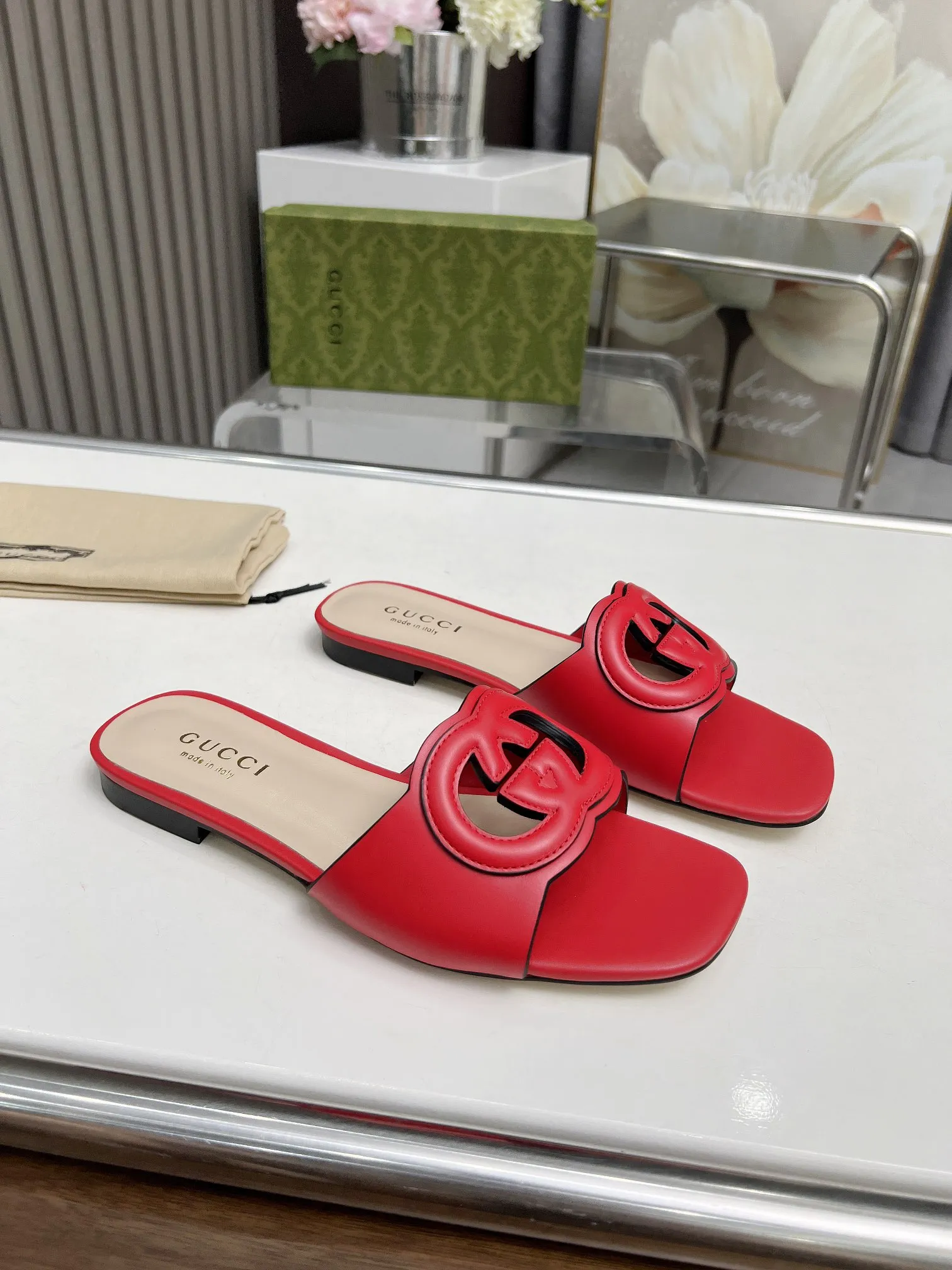 25 Ladies New Fashion Slippers