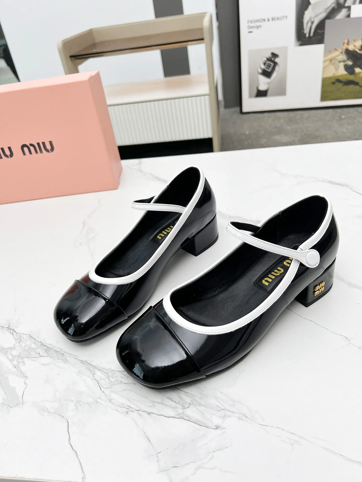 Early Spring Catwalk New Style Slip-on High Heels