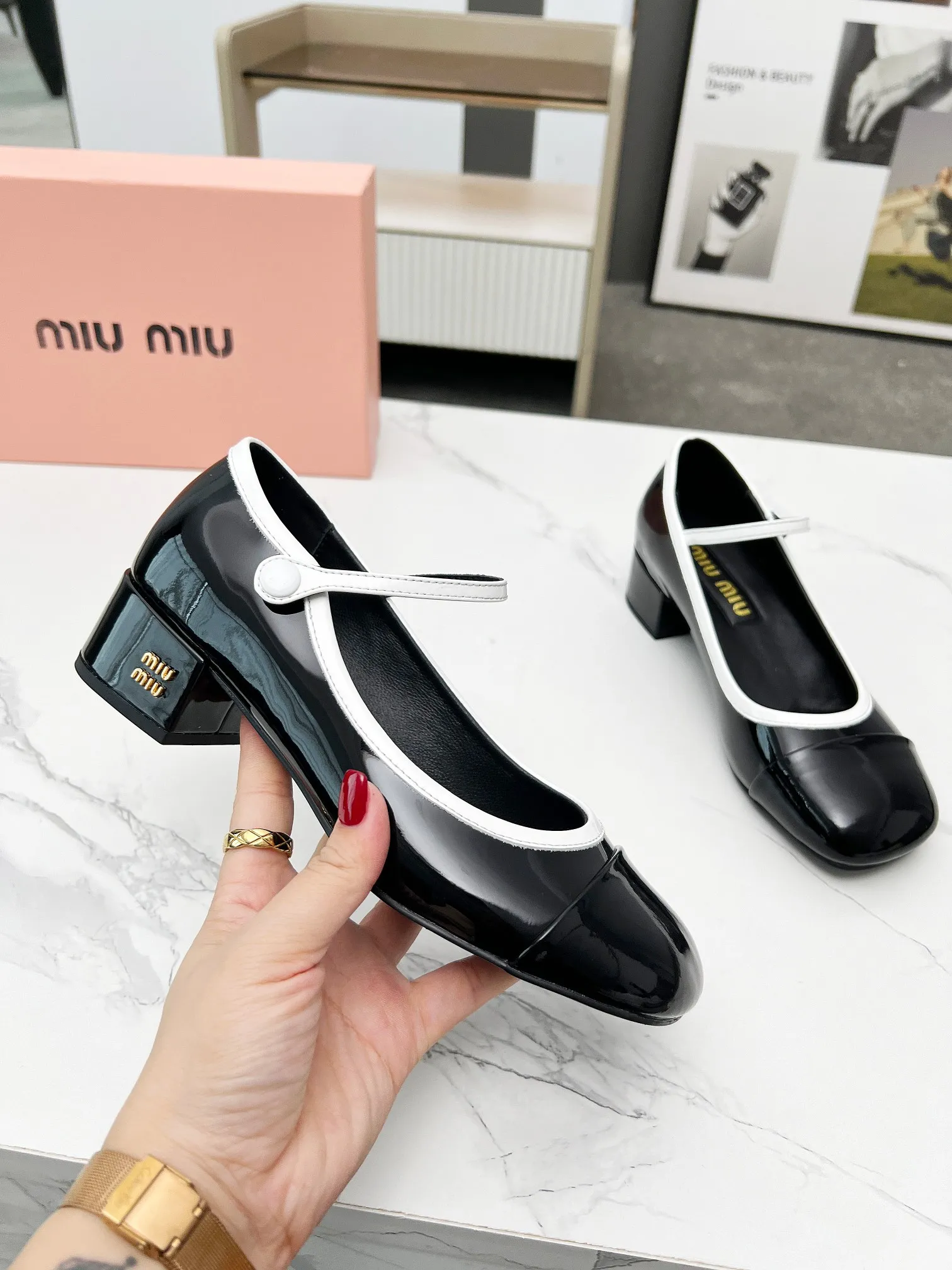 Early Spring Catwalk New Style Slip-on High Heels