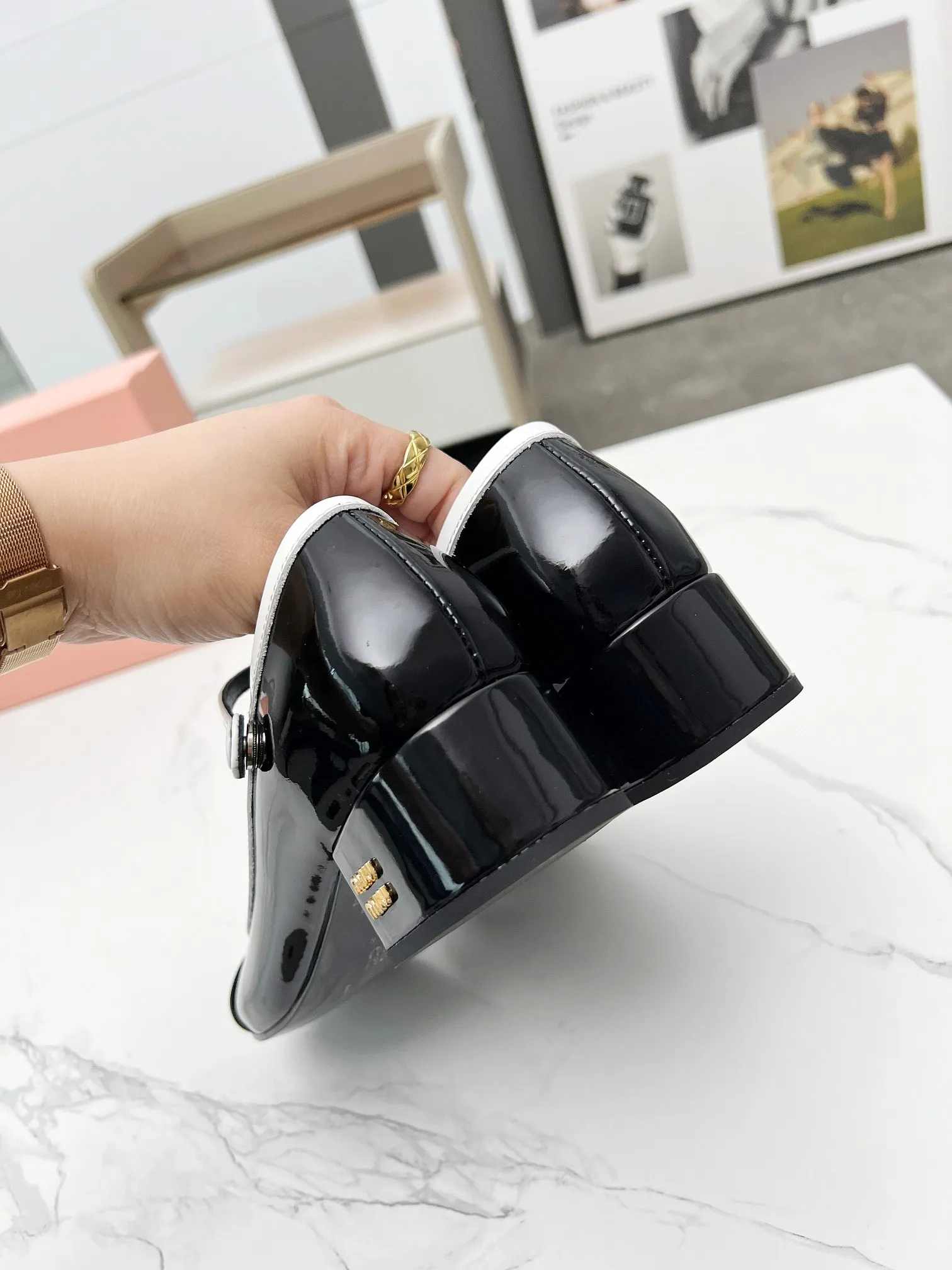 Early Spring Catwalk New Style Slip-on High Heels