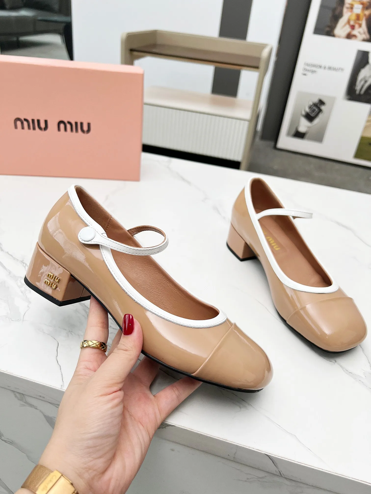 Early Spring Catwalk New Style Slip-on High Heels